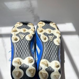 Soccer cleats size 13